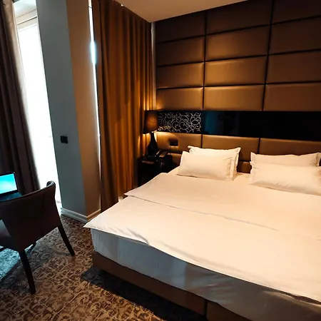 Senator Hotel