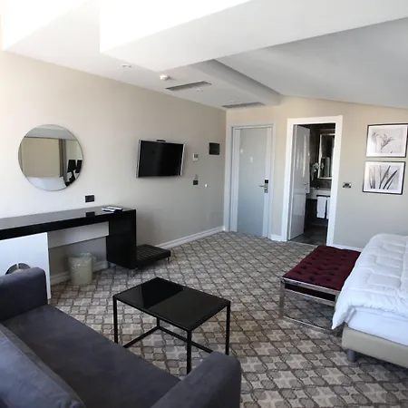 Hotel Senator 4*