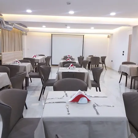 Hotel Senator 4*