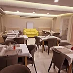 호텔 Senator 4*