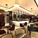 Hotel Senator